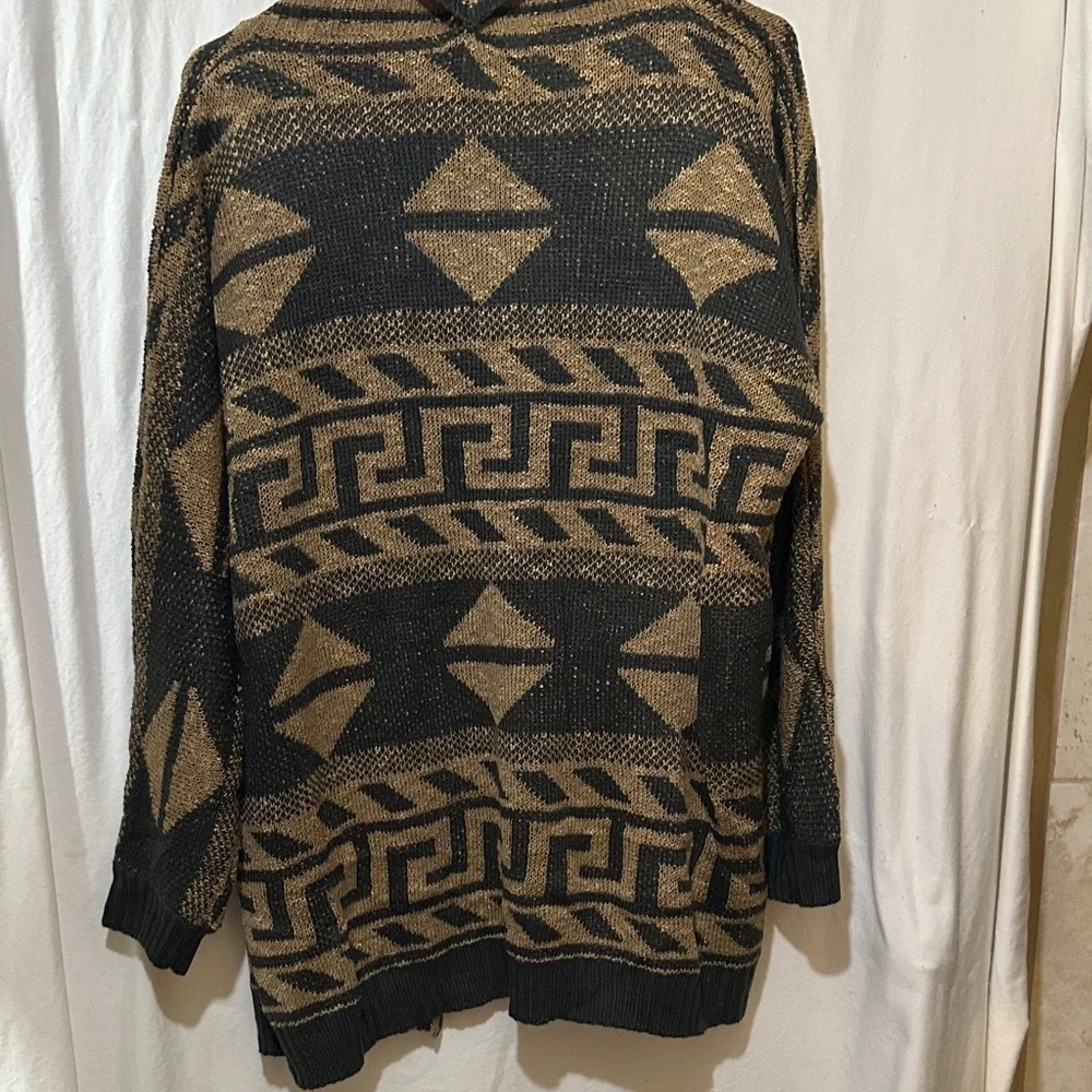 A Peach Chic Geometric Black and Tan Cardigan - Picture 3 of 6